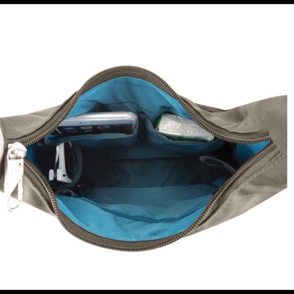 Travelon Anti-Theft Classic Essential Messenger Bag Nutmeg - Picture 5 of 5